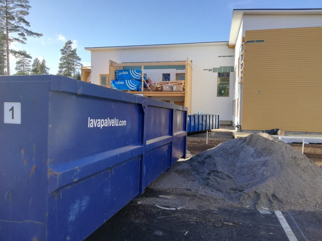 Vaihtolavat rakennustyömaalle